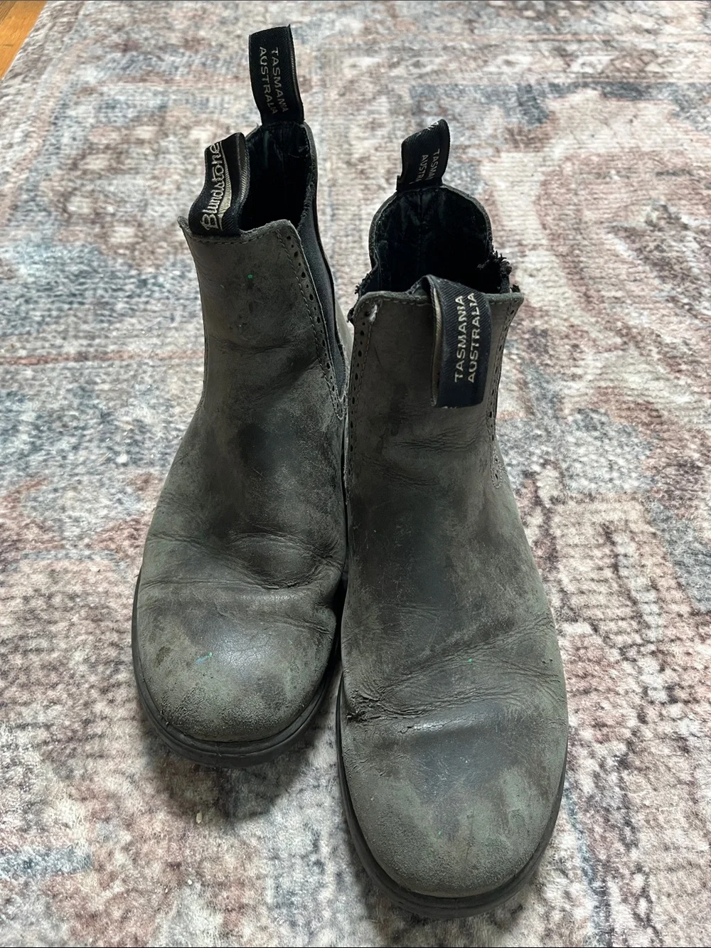 Blundstone Chelsea Boots in black